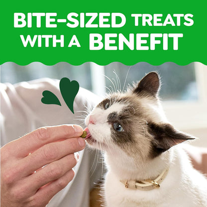 Greenies Feline SMARTBITES Healthy Skin and Fur, Chicken and Salmon Flavors, All Bag Sizes